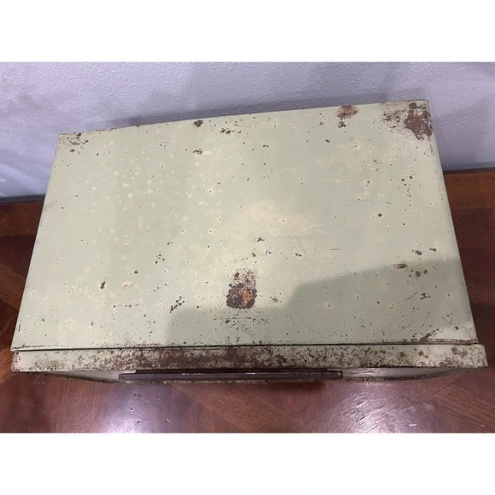 Vintage Green Large Bread box Pie Safe Metal Tin Retro Farmhouse Country Cottage